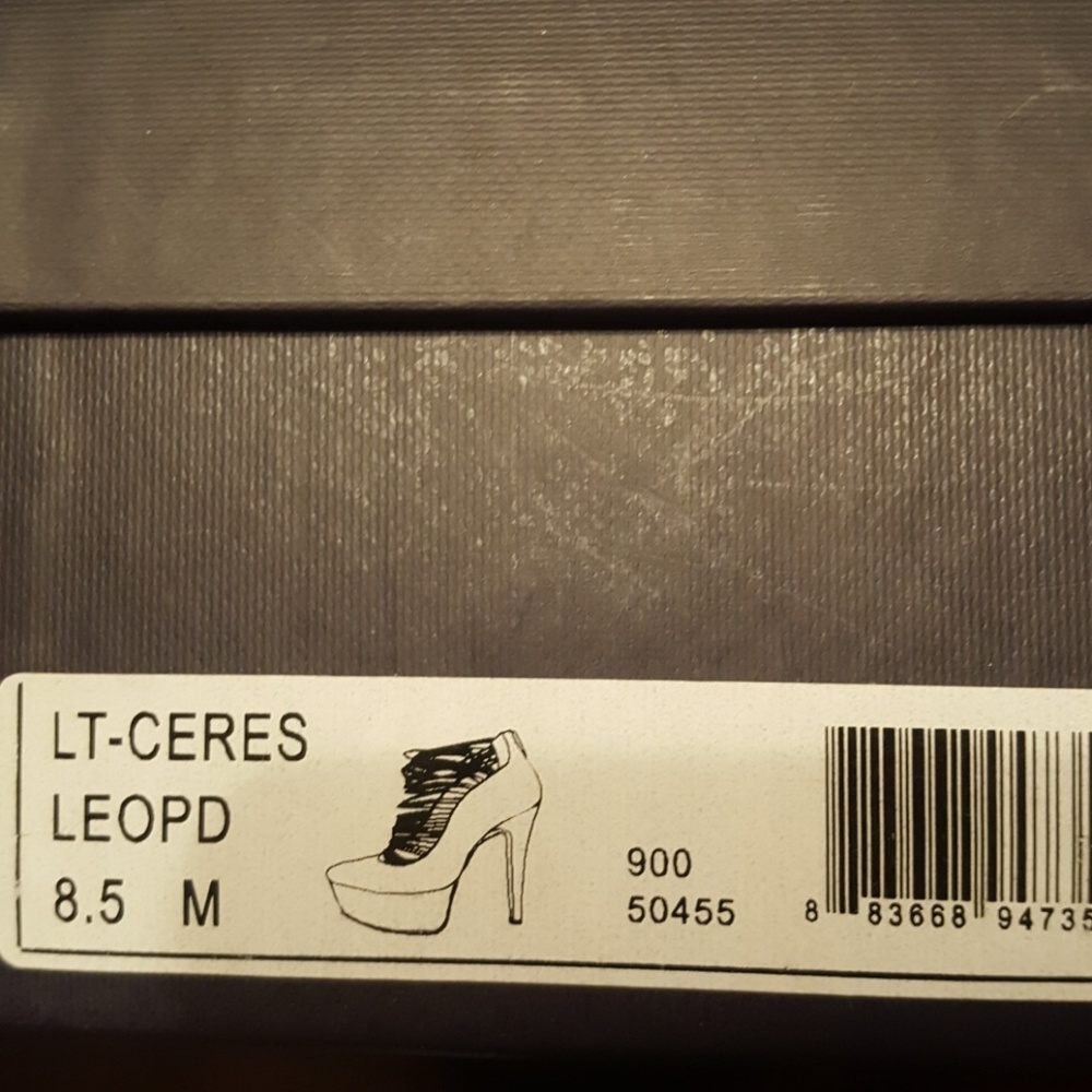 Heels - Picture 3 of 3
